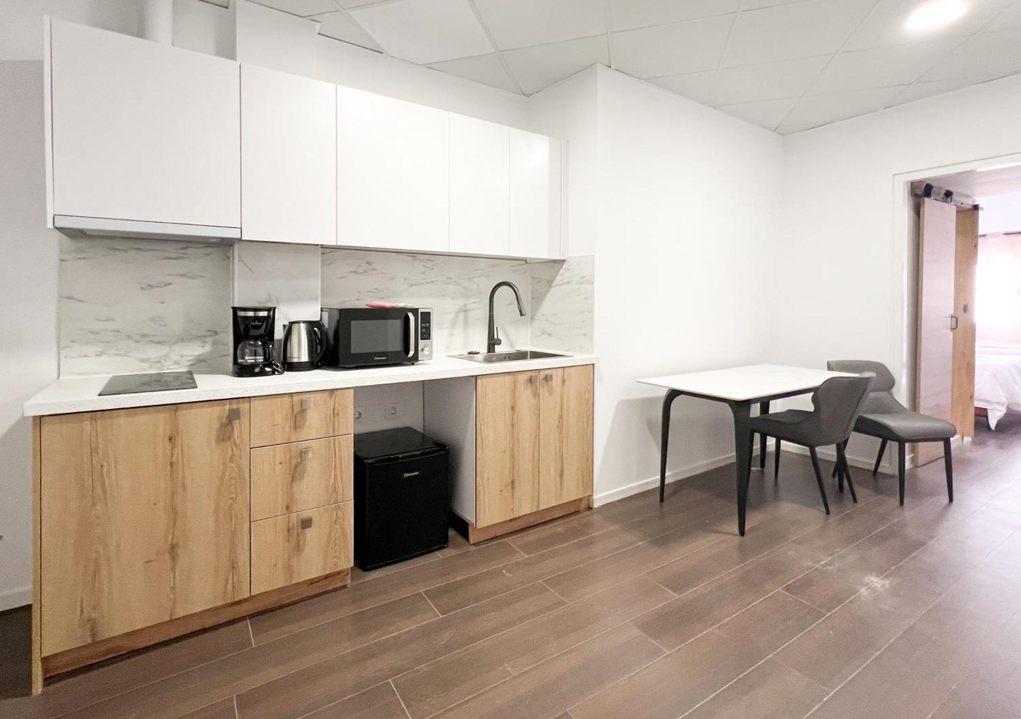 Anhome K11 Serviced Apartments Plus Atenas Exterior foto